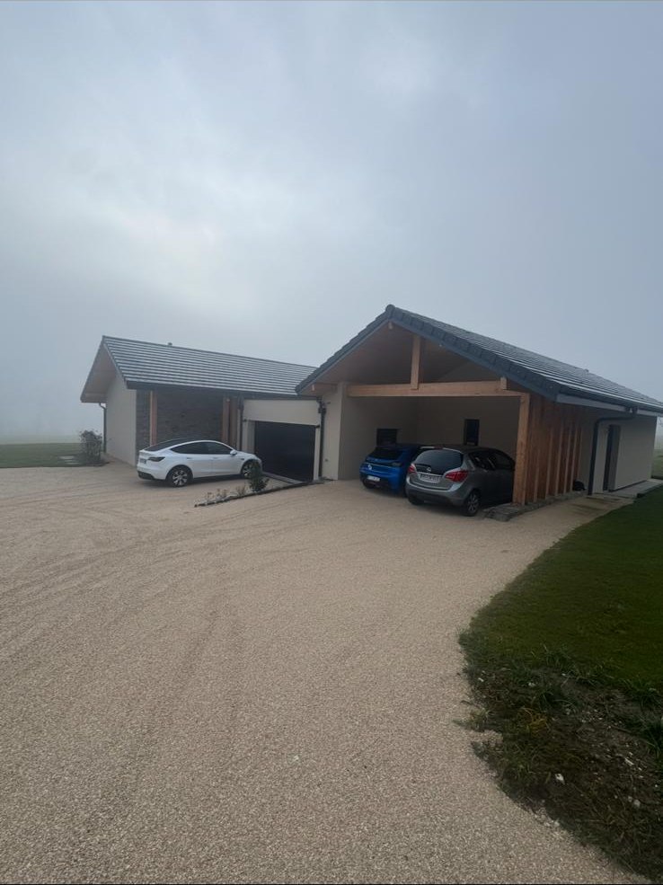 Étape 3 - Maison neuve livrée avec garage et carport en bois, construite par AD'M Construction en Savoie